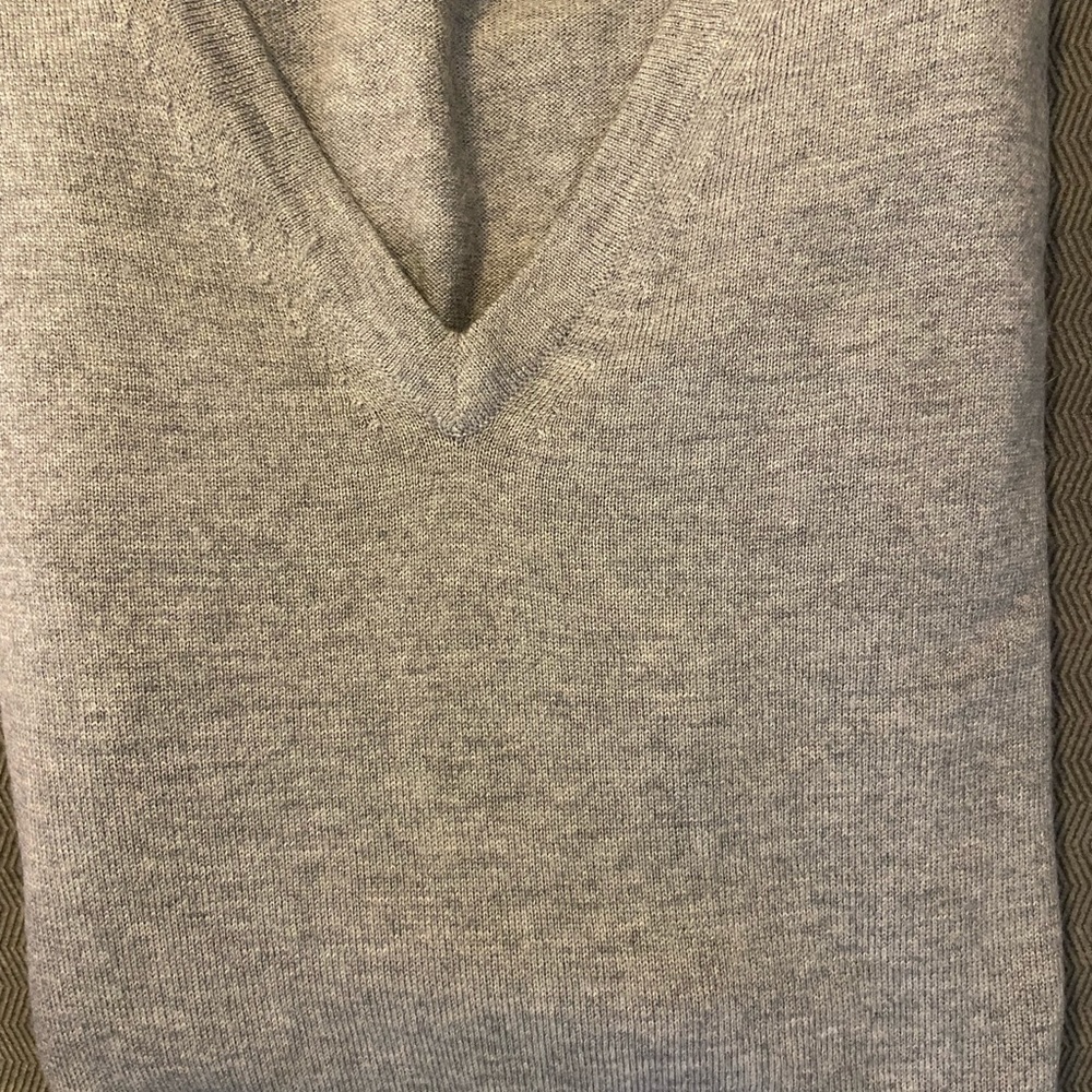 Men Express Marino wool sweater extra large v neck gray slightly used.
